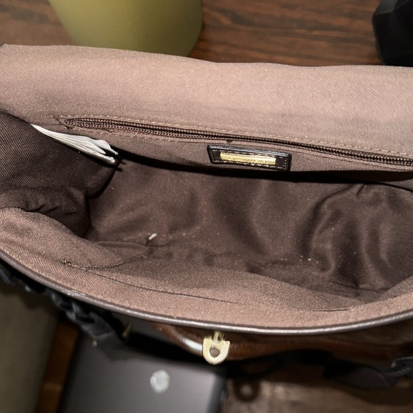 Danier Leather cross-body bag - Picture 5 of 5